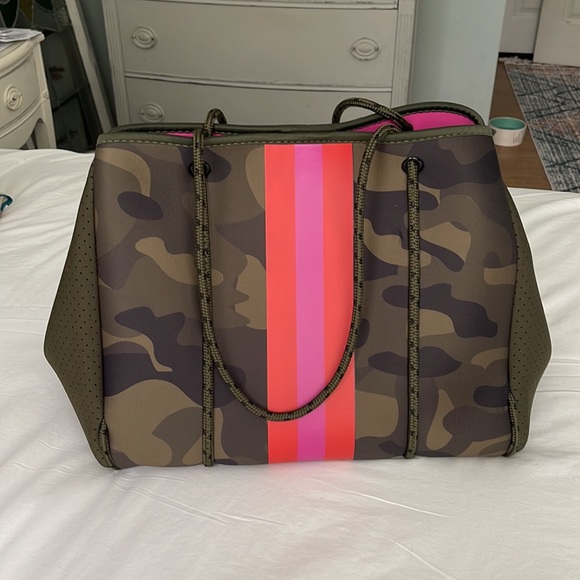 Social Threads Hello Happiness Camo Striped Neoprene Tote and Crossbody Bag - Picture 2 of 15